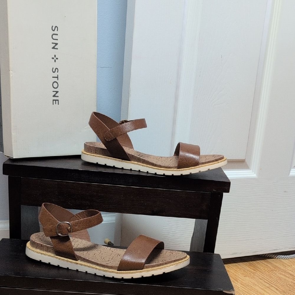 Sun + Stone Mattie Cognac Faux Leather Toe Band/AnkleStrap Buckle Sandals Sz 8M